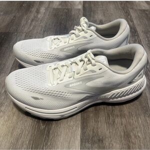 Brooks Adrenaline GTS 23 Womens Size 9.5 White Athletic Running Shoes Sneakers
